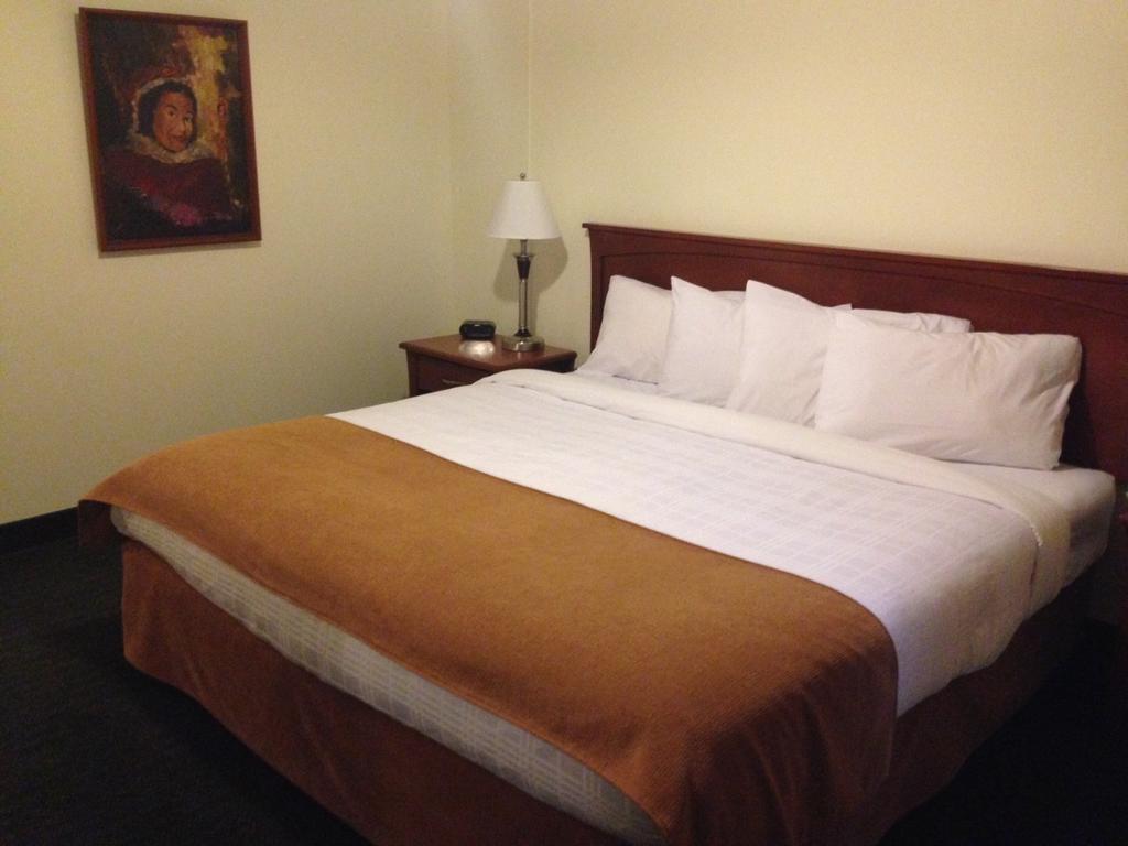Ptarmigan Inn Hay River Quarto foto