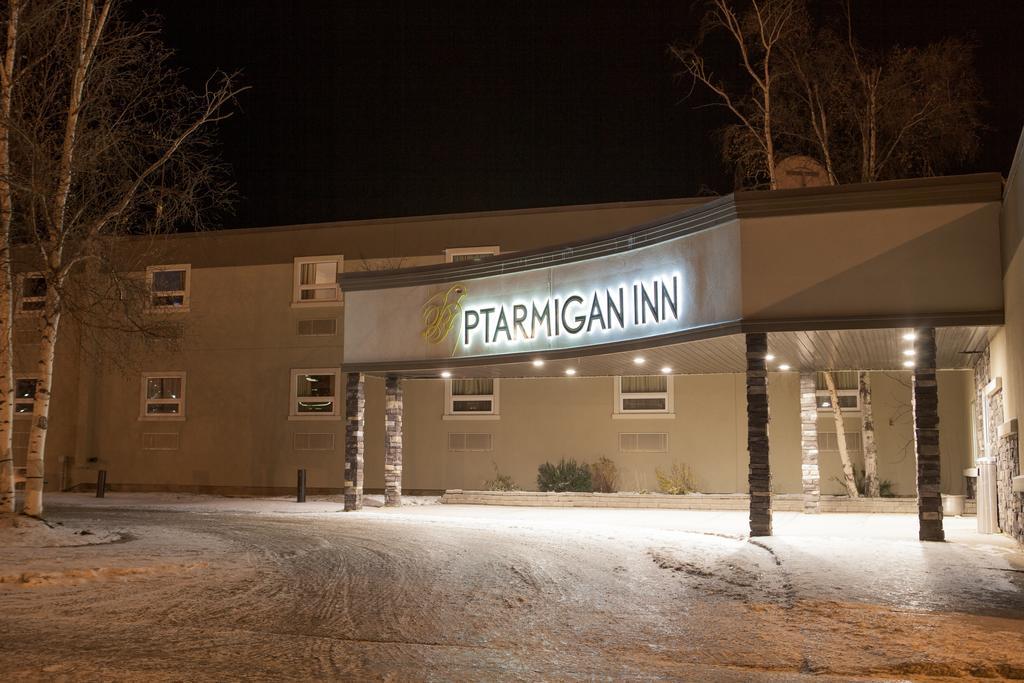 Ptarmigan Inn Hay River Exterior foto