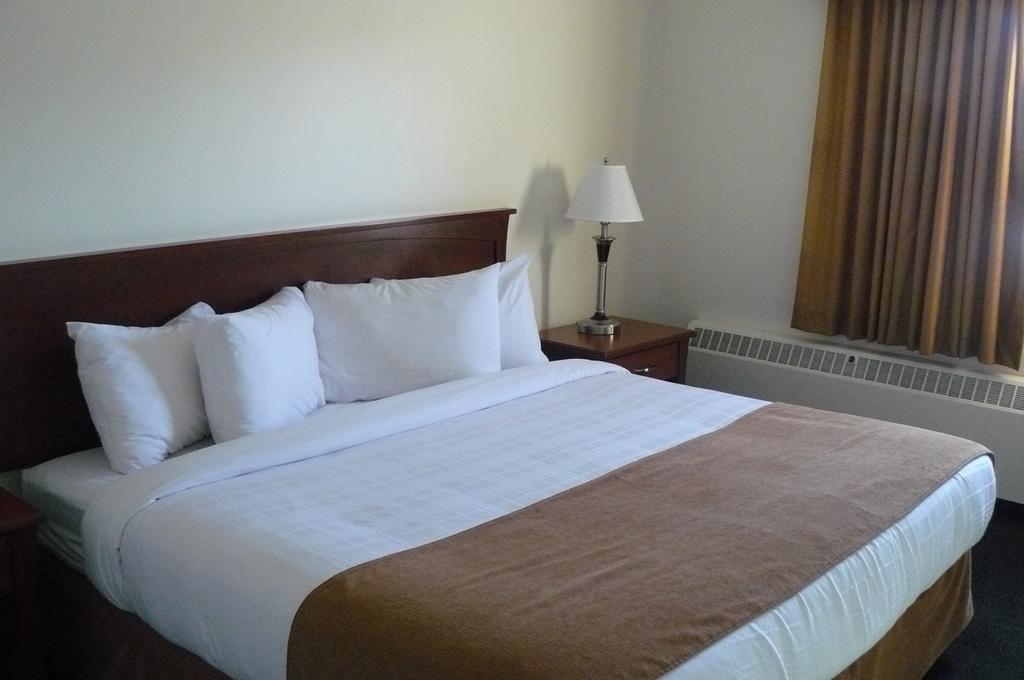 Ptarmigan Inn Hay River Quarto foto